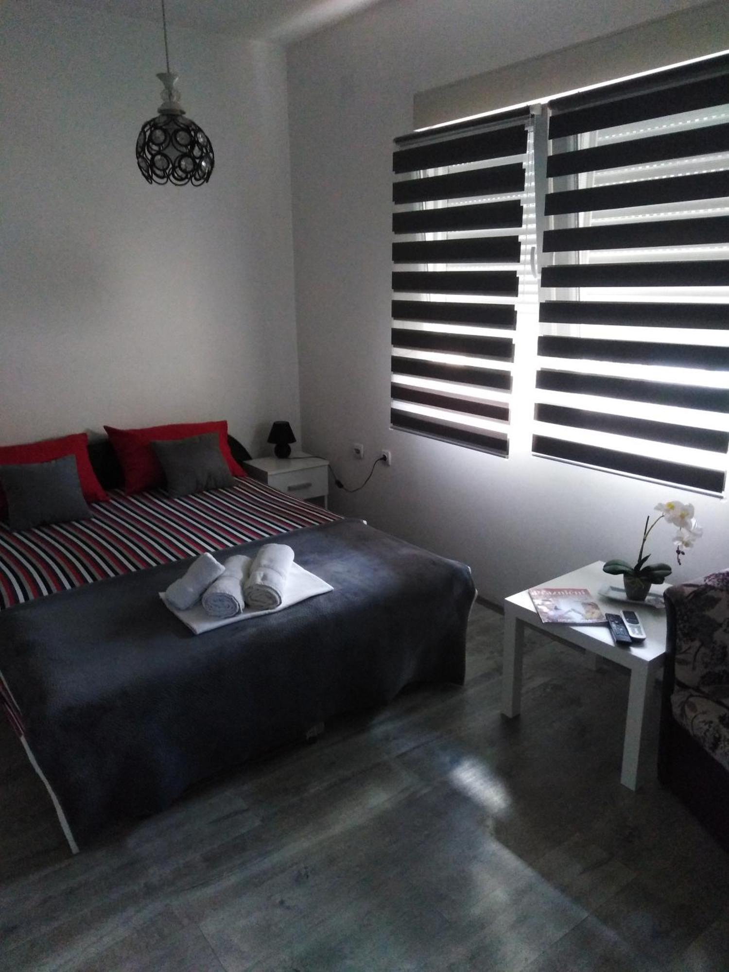 Happy Star Apartment Nis Exterior photo