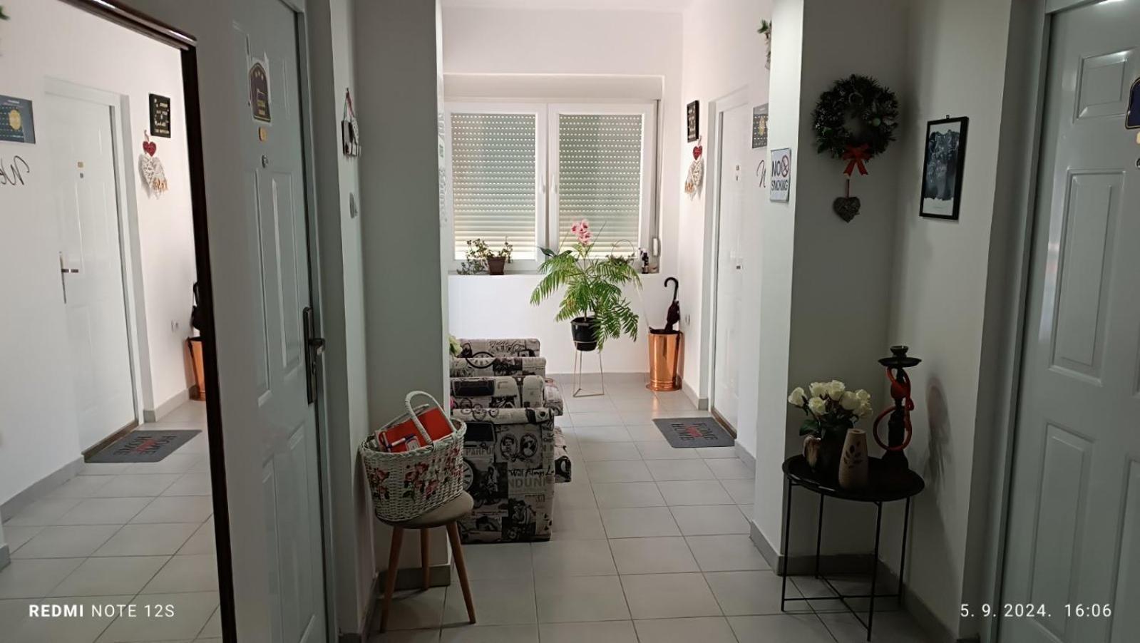 Happy Star Apartment Nis Exterior photo