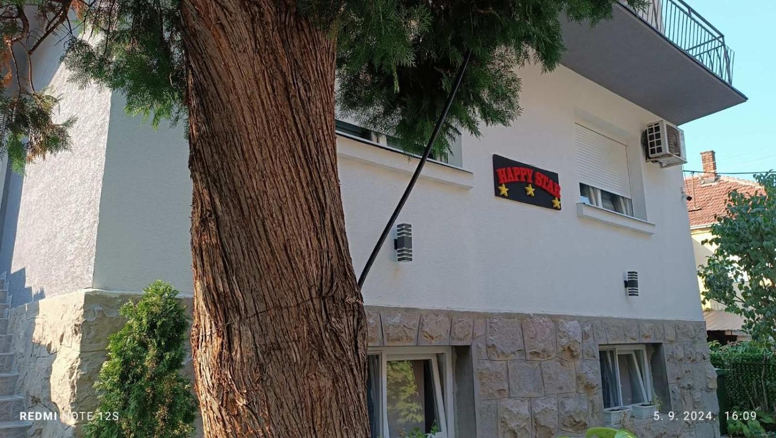 Happy Star Apartment Nis Exterior photo