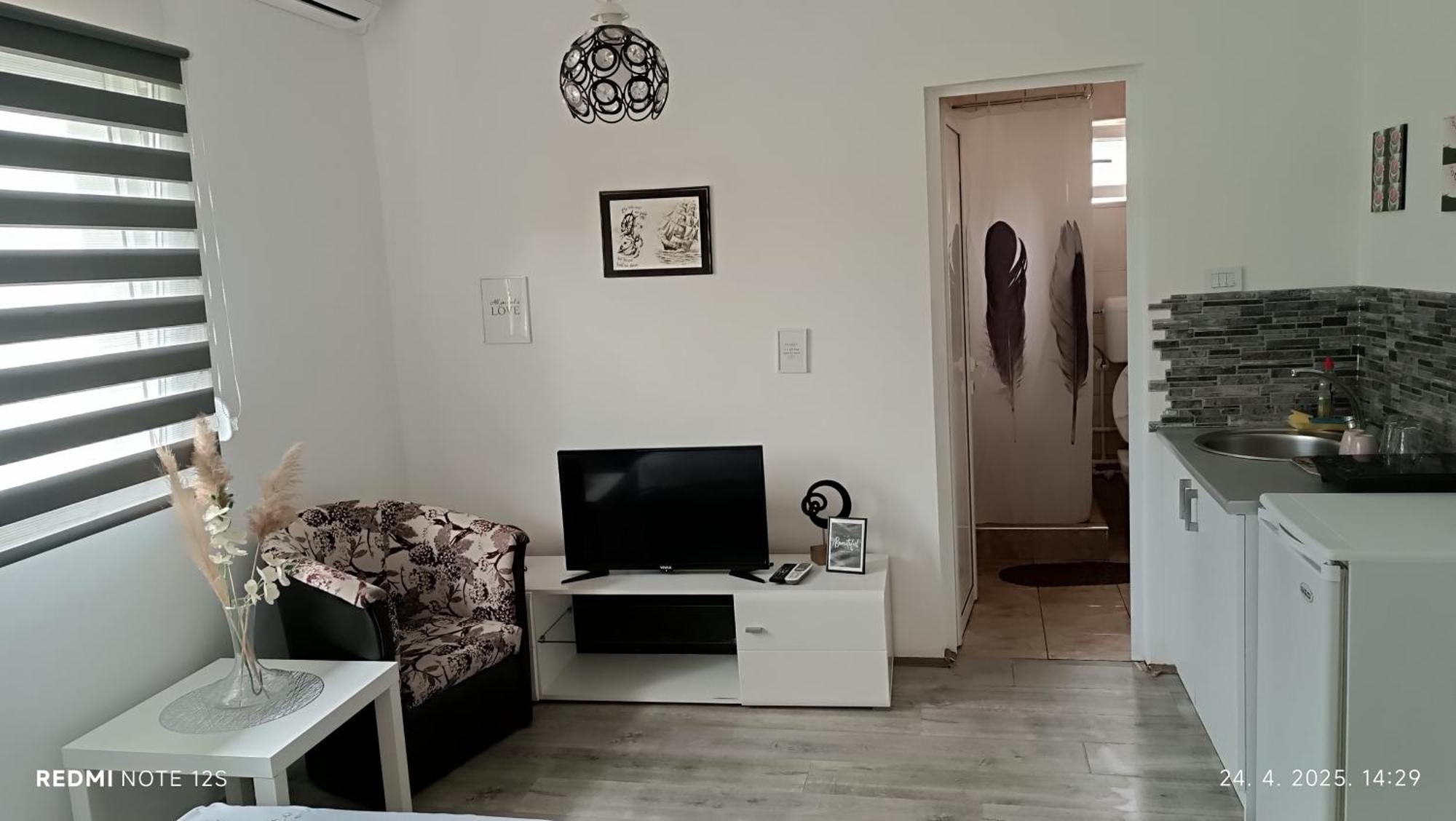 Happy Star Apartment Nis Exterior photo